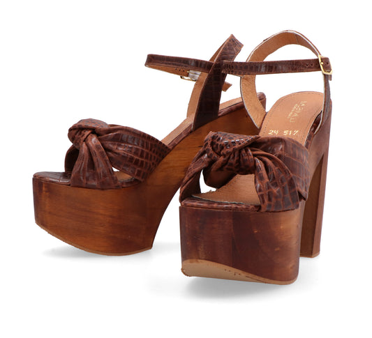 JAQUE CASADEI, café