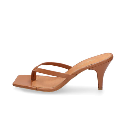 Barton Napa Camel – tacones en color camel de Mila Milu – vista 2