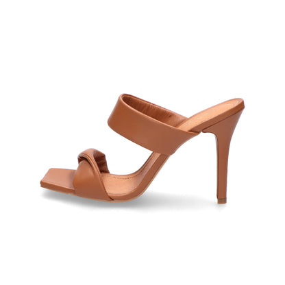 Philipp Vestimenta Camel – tacones camel de Mila Milu – vista 2