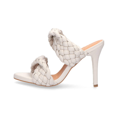 Lorenza Napa Marfil – tacones en marfil de Mila Milu – vista 2