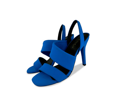 Cass Buk – tacones en color azul de Mila Milu