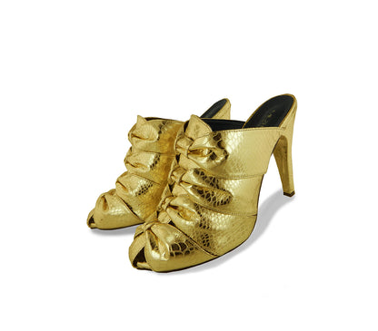 Golden Pretoria – tacones durazno de Mila Milu