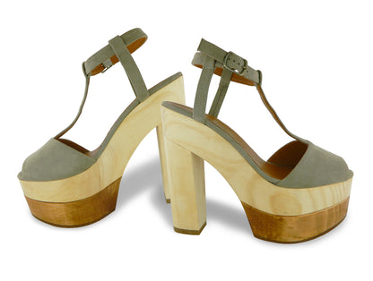 Antonieta Venado – plataformas en color gris de Mila Milu – vista 3