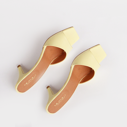 Alita Zeneca Betún – tacones en color crema de Mila Milu – vista 3