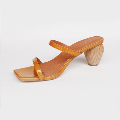 Sun Charol Mostaza – tacones color mostaza de Mila Milu – vista 2
